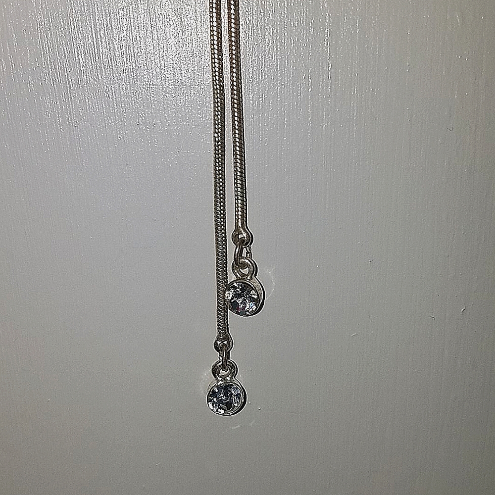 Y necklace with faux diamonds